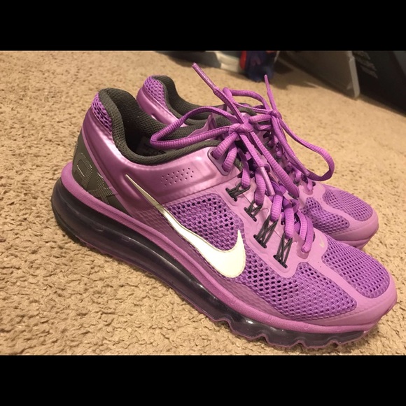Nike shoes - Picture 1 of 2